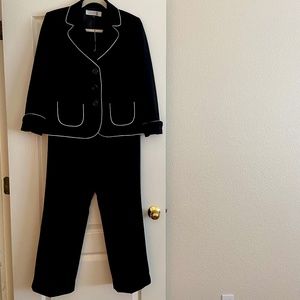 Tahari Black w/ White Piping Pants Suit